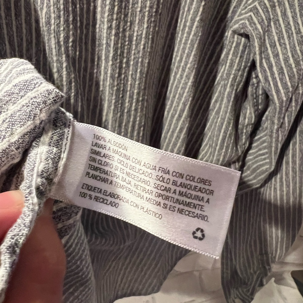 Universal Thread Button Half Button Down Top - Picture 3 of 7